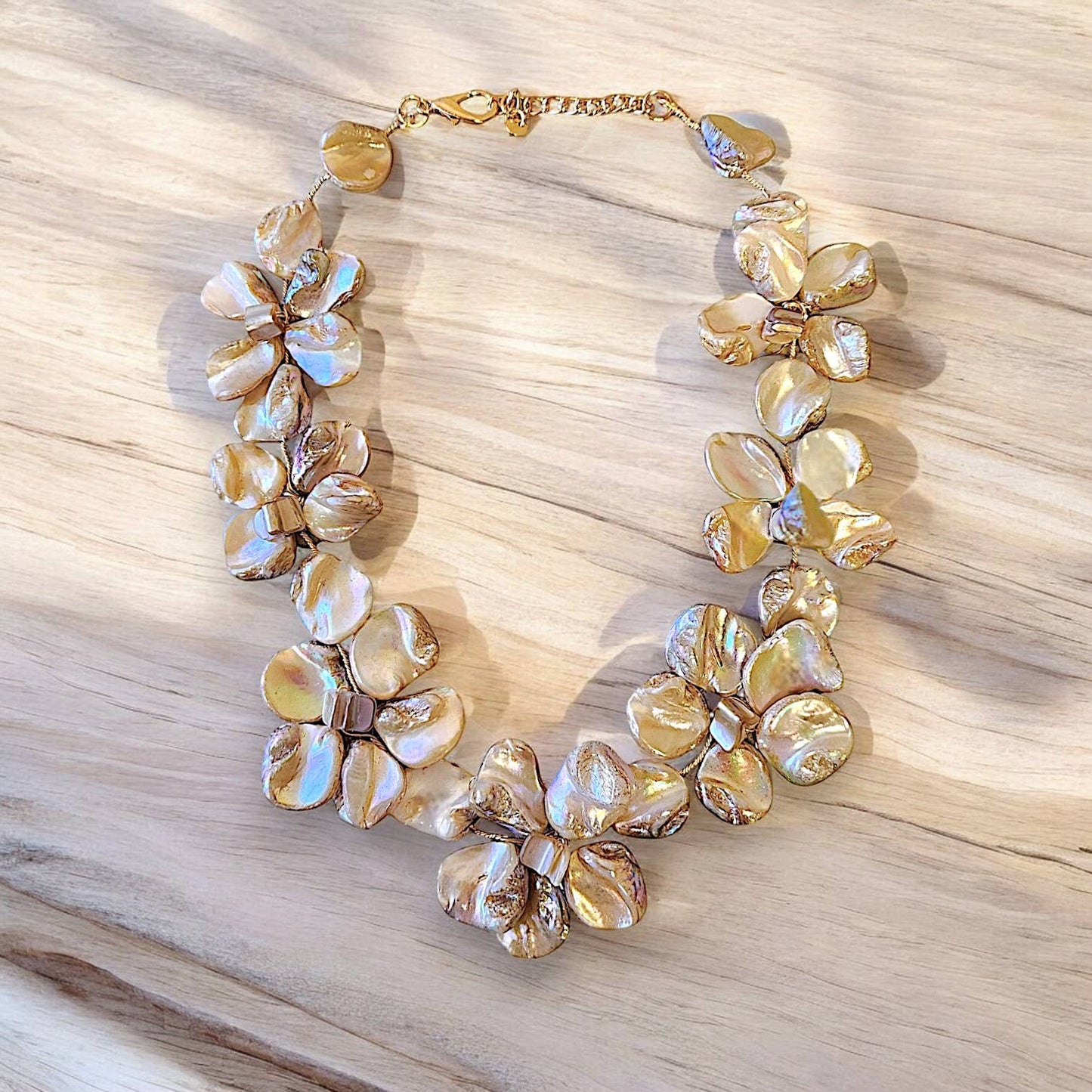 Mocha Flower Shell Necklace